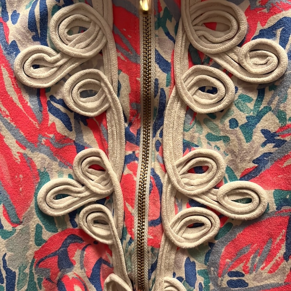 Lilly Pulitzer pullover size medium - Picture 3 of 3